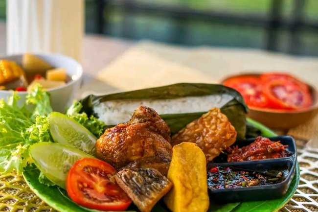 Mengapa Harus Nasi Timbel?