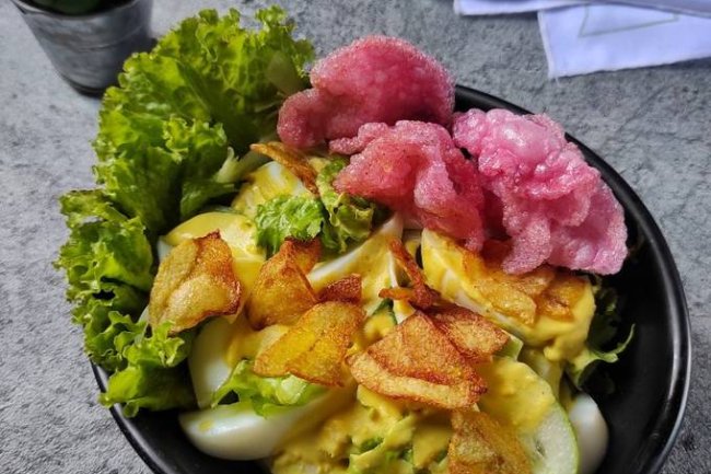 Nasi Padang Salad: Keseimbangan Antara Rasa dan Kesehatan