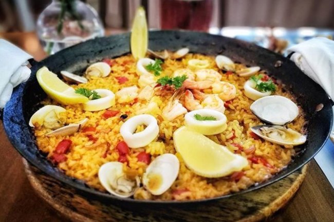 Pengalaman Unik Menggunakan Catering Masakan Padang di Luar Negeri