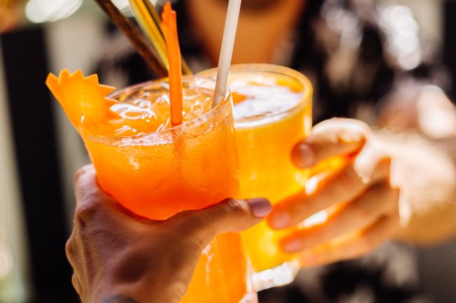 Minuman Soda Herbal: Alternatif Sehat di Catering