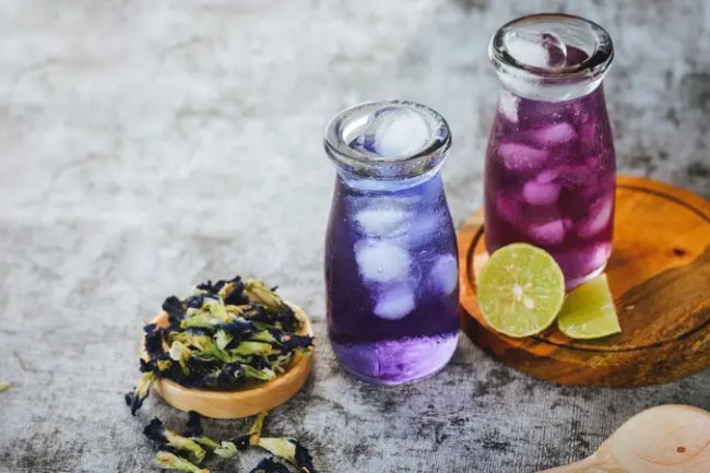 Teh Bunga Telang: Minuman Herbal dengan Warna Menarik