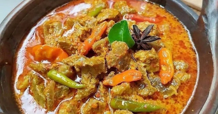 Rumah Masakan Padang: Destinasi Kuliner yang Tak Boleh Dilewatkan