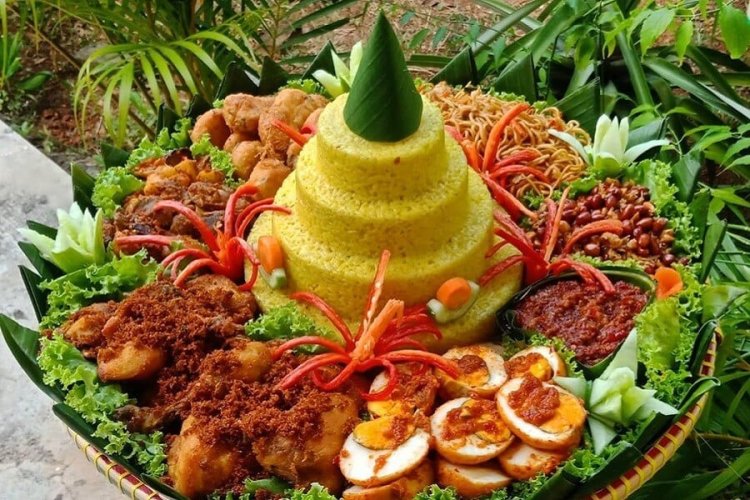 Menguak Kandungan Gizi dalam Nasi Tumpeng