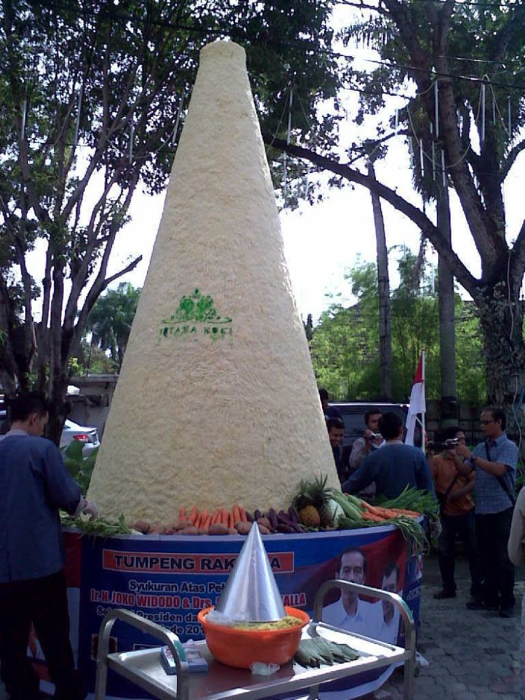 Nasi Tumpeng Menjadi Pilihan Utama dalam Berbagai Perayaan?