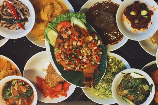 Kombinasi Unik: Chinese Food dalam Menu Resto Nasi Padang