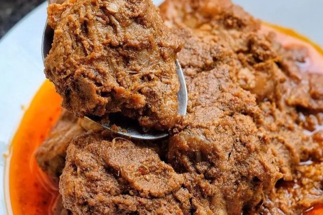 Sejarah Rendang: Dari Dapur Padang ke Meja Makan Dunia