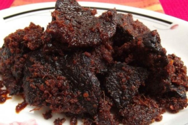Perjalanan Rendang: Dari Sumatra Barat hingga ke Rumah Makan Padang