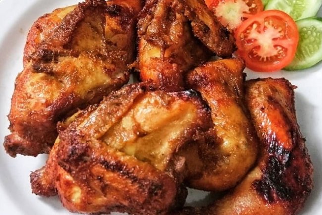 Mengenal Bumbu Rahasia di Balik Ayam Pop Khas Minang