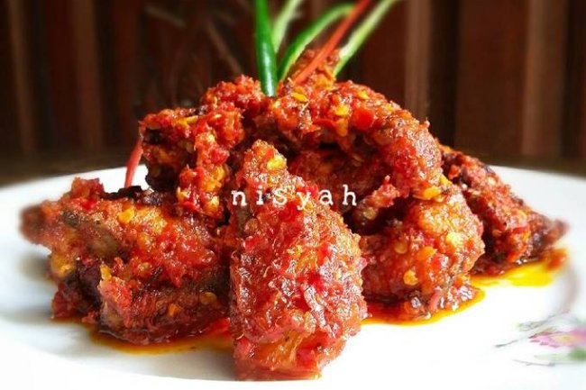 Sejarah Sambal Balado: Pedasnya Budaya Minangkabau di Setiap Sajian