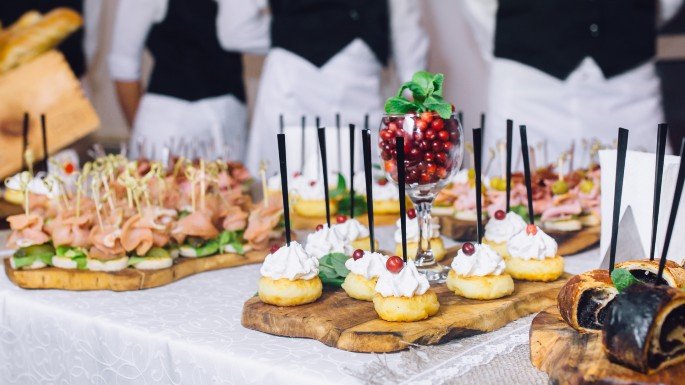 10 Ide Catering Makanan Ringan untuk Acara Perusahaan