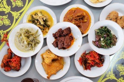 Dari Sapo Tahu ke Rendang: Eksplorasi Menu Chinese di Resto Nasi Padang