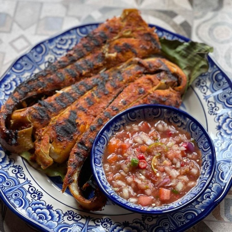 Ikan Pari Bakar: Menu Andalan yang Membuat Nasi Padang Makin Istimewa