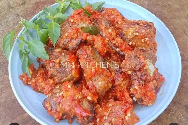 Sensasi Gurih Ikan Pari Bumbu Balado Khas Rumah Makan Padang