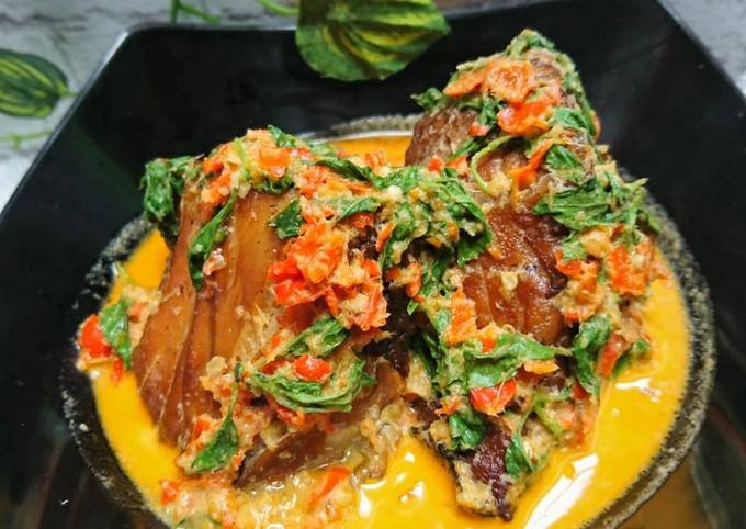 Ikan Pari Masak Santan: Menu Spesial Rumah Makan Padang yang Menggugah Selera