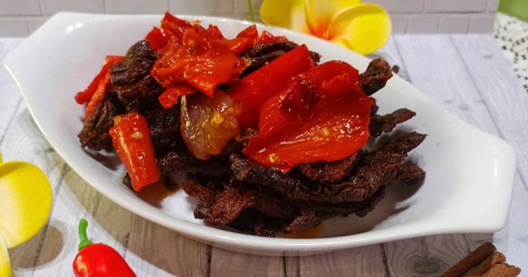 Dendeng Balado Vs Rendang: Perbandingan Dua Hidangan Padang yang Terkenal