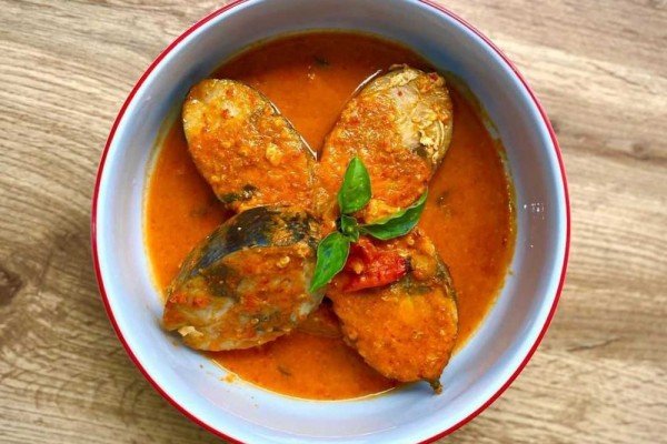 Menjelajahi Kelezatan Ikan Asam Padeh: Resep Tradisional dari Padang