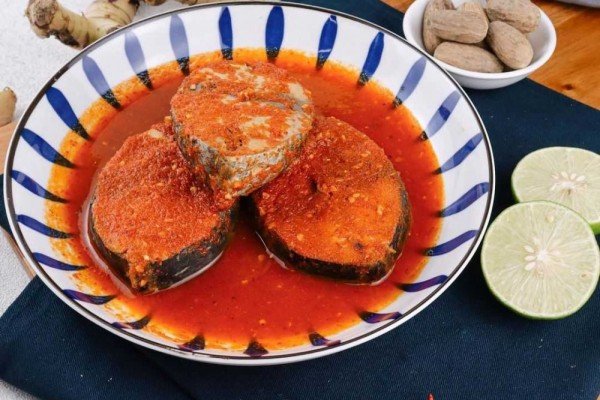 Mengapa Ikan Asam Padeh Menjadi Favorit di Menu Masakan Padang