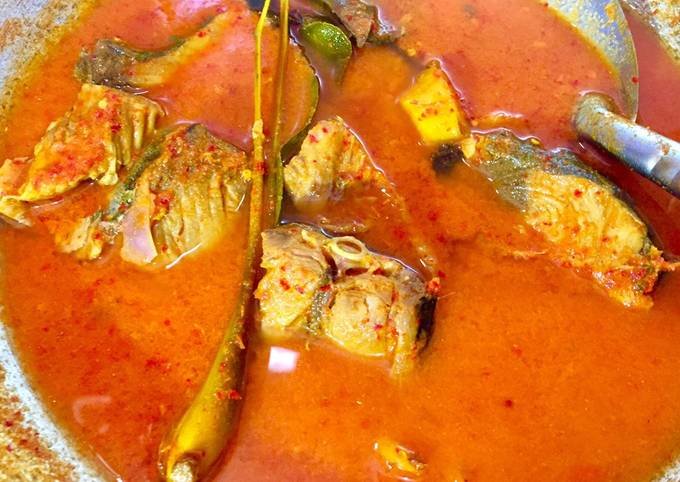 Kisah di Balik Ikan Asam Padeh: Sejarah dan Tradisi dari Padang