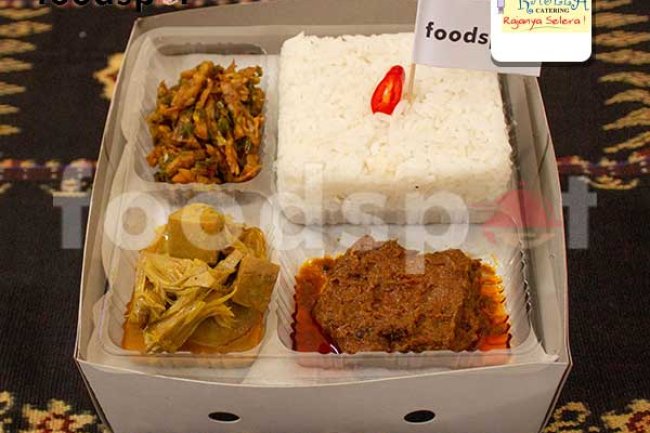 Catering Masakan Padang: Tradisi Rasa yang Tak Terlupakan