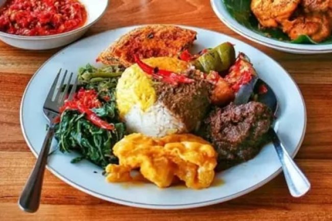 Rumah Makan Padang dengan Porsi Jumbo di Bandung
