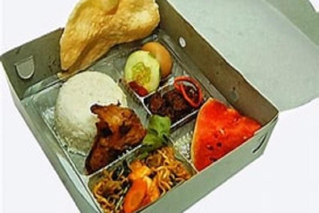 Santap Masakan Padang Tanpa Repot dengan Rice Box Kami