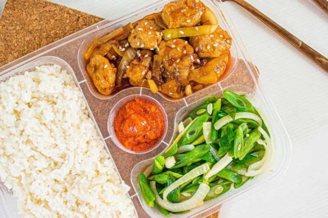 Rice Box Tempe Mendoan: Sajian Vegetarian dengan Cita Rasa Nusantara