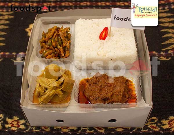 Catering Masakan Padang: Tradisi Rasa yang Tak Terlupakan