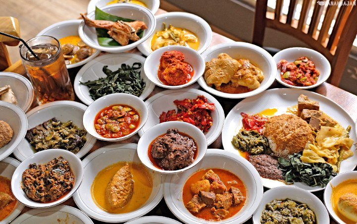 Tempat Makan Nasi Padang dengan Sambal Hijau Terlezat di Bandung