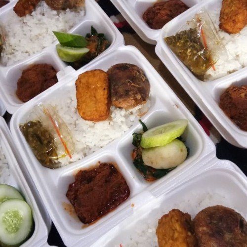 Nikmati Nasi Kotak Catering Padang di Bandung dengan Lauk Variatif