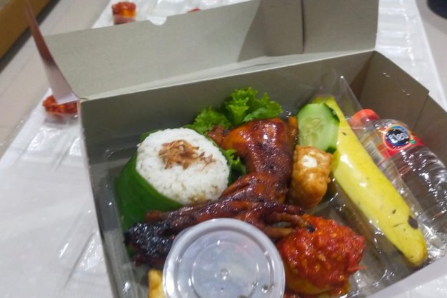 Paket Nasi Padang: Catering Favorit untuk Acara di Luar Ruangan