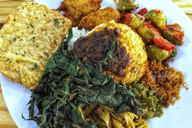 Menu Favorit dalam Paket Nasi Padang untuk Acara Temu Kangen