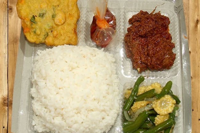 Paket Nasi Padang untuk Acara Ulang Tahun Perusahaan