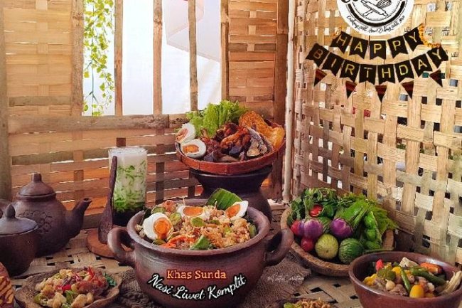 Paket Nasi Padang untuk Acara Wisuda: Sajian Istimewa untuk Tamu