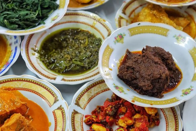 Paket Rindu Kampung: Nasi Padang Autentik