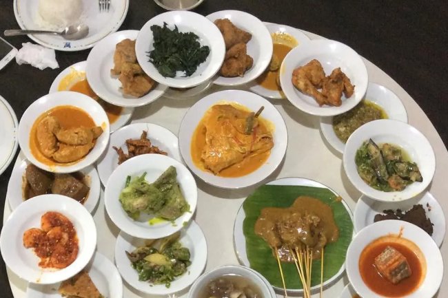 Cita Rasa Nusantara di Sepiring Nasi Padang