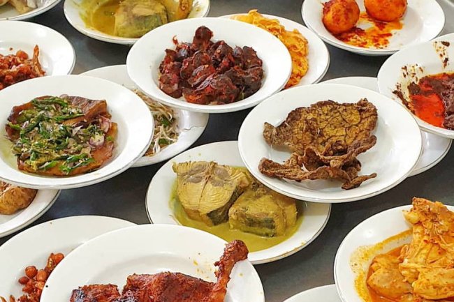 Paket Lamak Bana: Nikmati Nasi Padang Asli