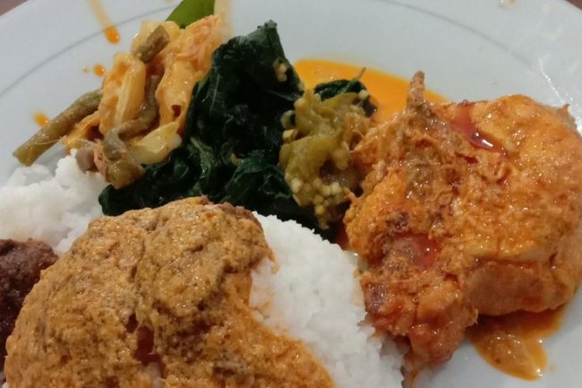 Paket Nasi Padang Istimewa untuk Keluarga