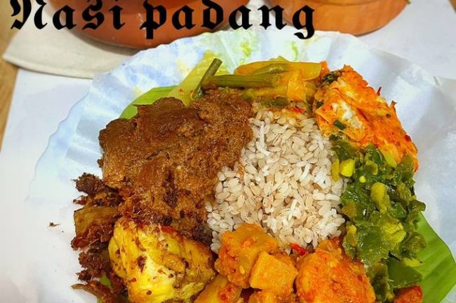 Nasi Padang dengan Pedas Otentik