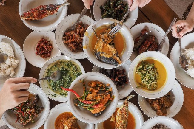 Mengapa Box Catering Padang Sangat Tepat untuk Acara Resepsi