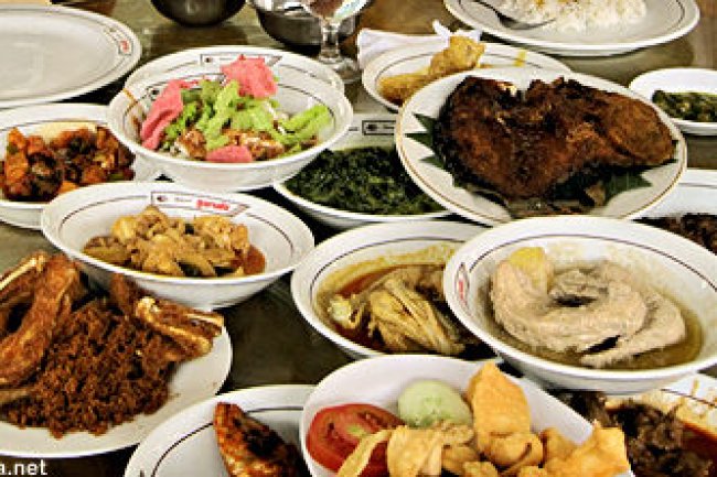 Mengatur Anggaran untuk Box Catering Padang dalam Acara Besar