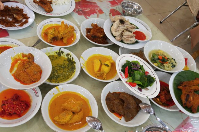 Pilih Menu Padang Favorit Anda untuk Box Catering yang Nikmat