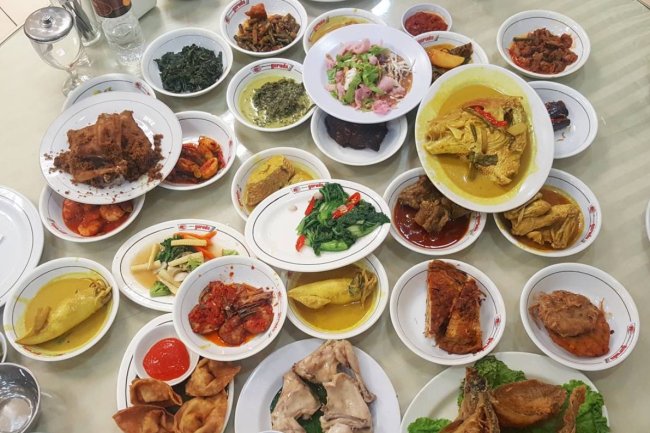 Catering Masakan Padang dalam Box: Solusi Praktis dan Efisien