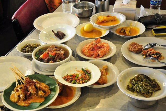 Tips Memilih Box Catering Padang yang Lezat dan Menggugah Selera