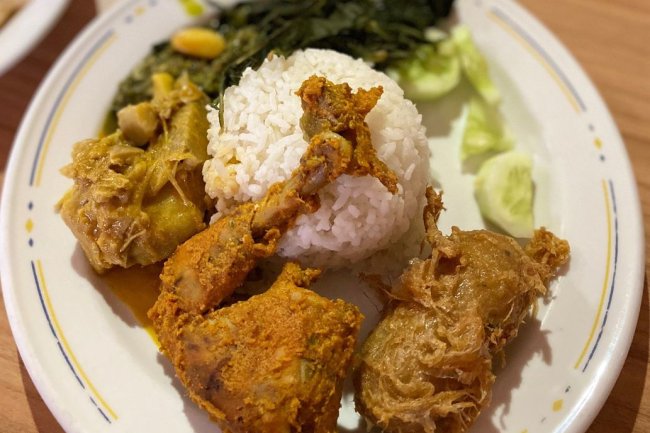 Kenikmatan Autentik: Mengulas Beragam Paket Nasi Padang yang Menggoda Selera
