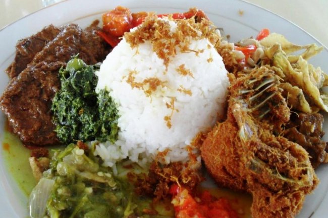 5 Restoran Nasi Padang dengan Paket Terlengkap di Kota Anda