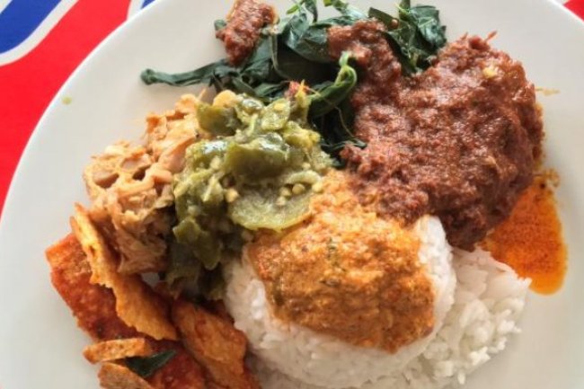 Paket Nasi Padang Terbaik untuk Makan Siang Kantor