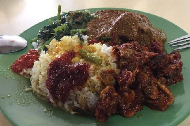 Bagaimana Nasi Padang Menjadi Ikon Kuliner Indonesia di Dunia?