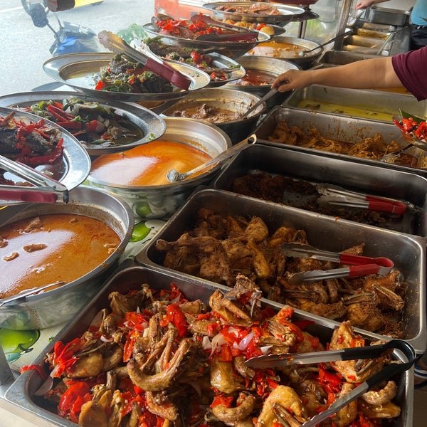 Nasi Padang Catering: Pilihan Tepat untuk Acara Besar