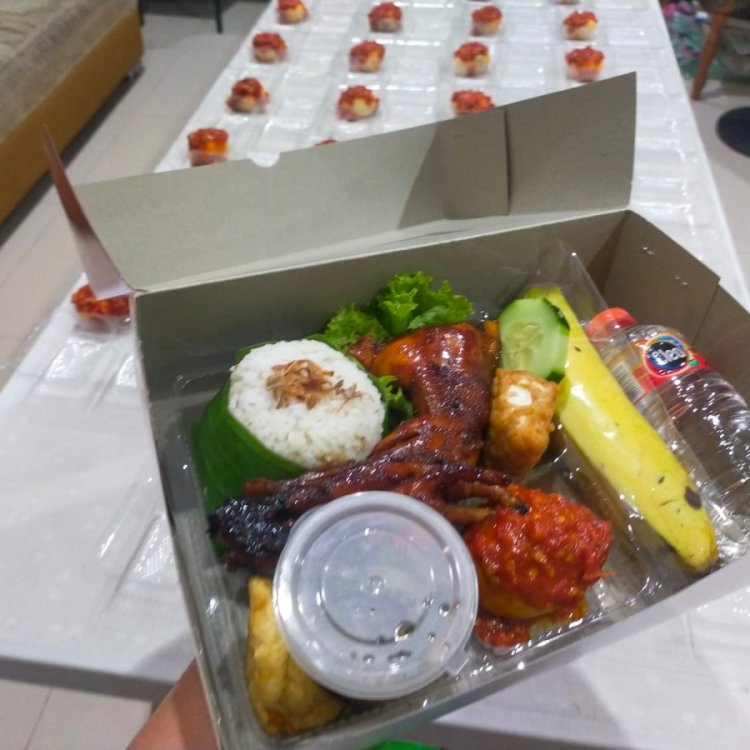 Paket Nasi Padang: Catering Favorit untuk Acara di Luar Ruangan