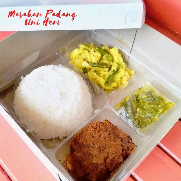 Paket Nasi Padang Prasmanan untuk Acara Makan Bersama Keluarga Besar